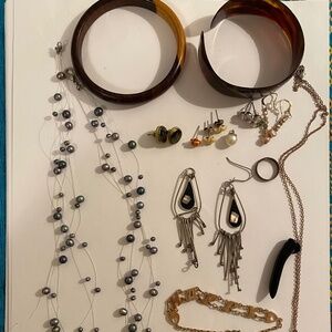 Pearl, vintage & costume jewelry LOT for crafters/repairers: functional & broken